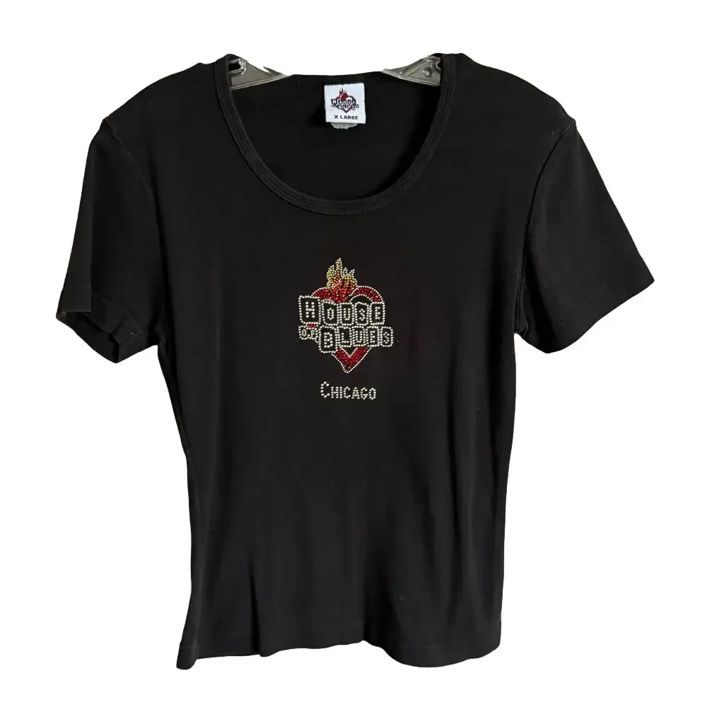 Vintage Y2K House of Blues Chicago Bejeweled Heart Shape Flame Baby Tee Size XL - Picture 1 of 5